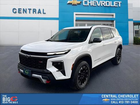 Certified 2024 Chevrolet Traverse Z71 w/ Enhanced Driving Package image 1