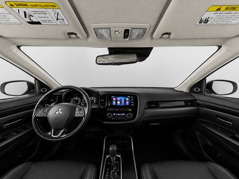 Used 2017 Mitsubishi Outlander GT AWD/4WD image 12