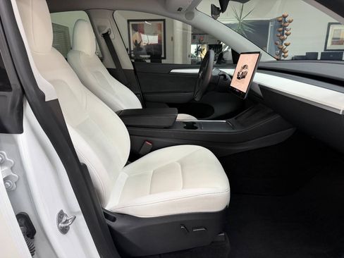 Used 2023 Tesla Model Y Long Range AWD/4WD image 17