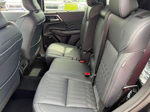 New 2025 Mitsubishi Outlander SEL image 28