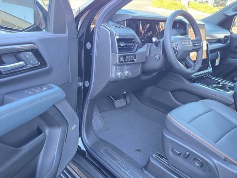 New 2026 GMC Yukon AT4 w/ AT4 Premium Package image 4