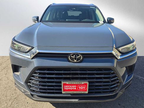 Used 2025 Toyota Grand Highlander AWD image 8