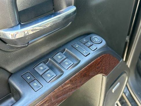 Used 2018 GMC Sierra 1500 SLT w/ SLT Premium Package AWD/4WD image 12