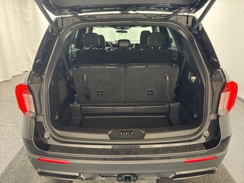 Used 2025 Ford Explorer ST-Line w/ ST-Line Street Pack AWD/4WD image 6