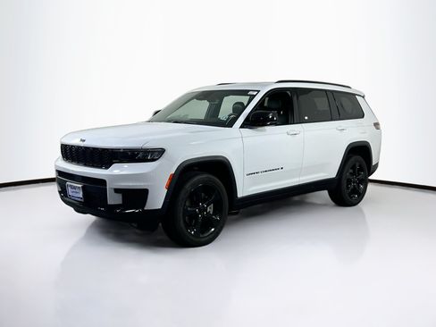Used 2023 Jeep Grand Cherokee L Laredo AWD/4WD image 1