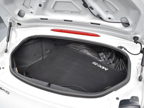 Used 2019 MAZDA MX-5 Miata Club image 20