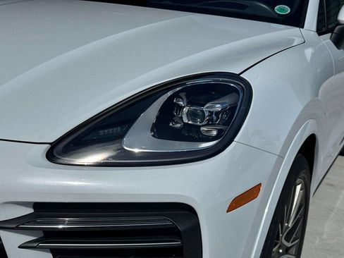 Certified 2022 Porsche Cayenne Platinum Edition AWD/4WD image 7