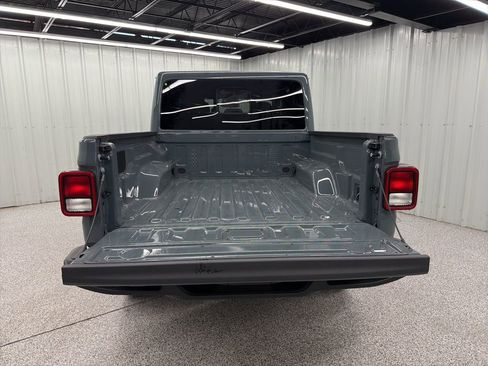 New 2026 Jeep Gladiator Sport AWD/4WD image 7