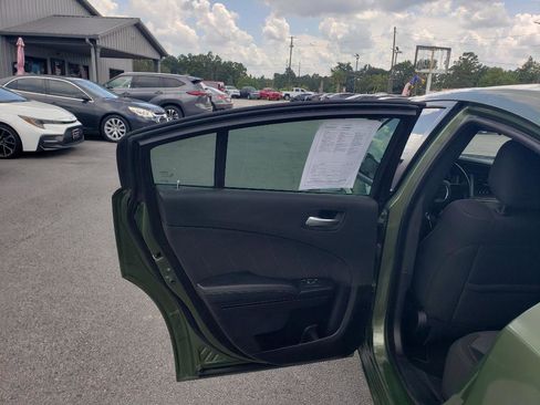 Used 2021 Dodge Charger SXT w/ Blacktop Package image 8