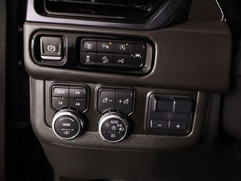 Used 2025 GMC Yukon AT4 Ultimate w/ LPO, Floor Liner Package AWD/4WD image 8