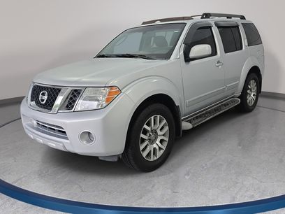 Used 2010 Nissan Pathfinder LE w/ Navigation Pkg