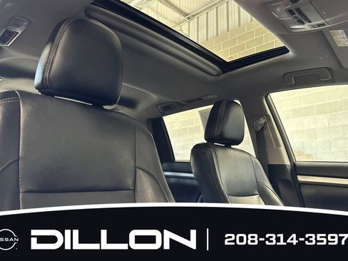 Used 2018 Toyota Highlander XLE w/ Carpet Mat Package (TMS) FWD image 18