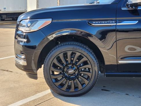Used 2024 Lincoln Navigator L Black Label AWD/4WD image 15