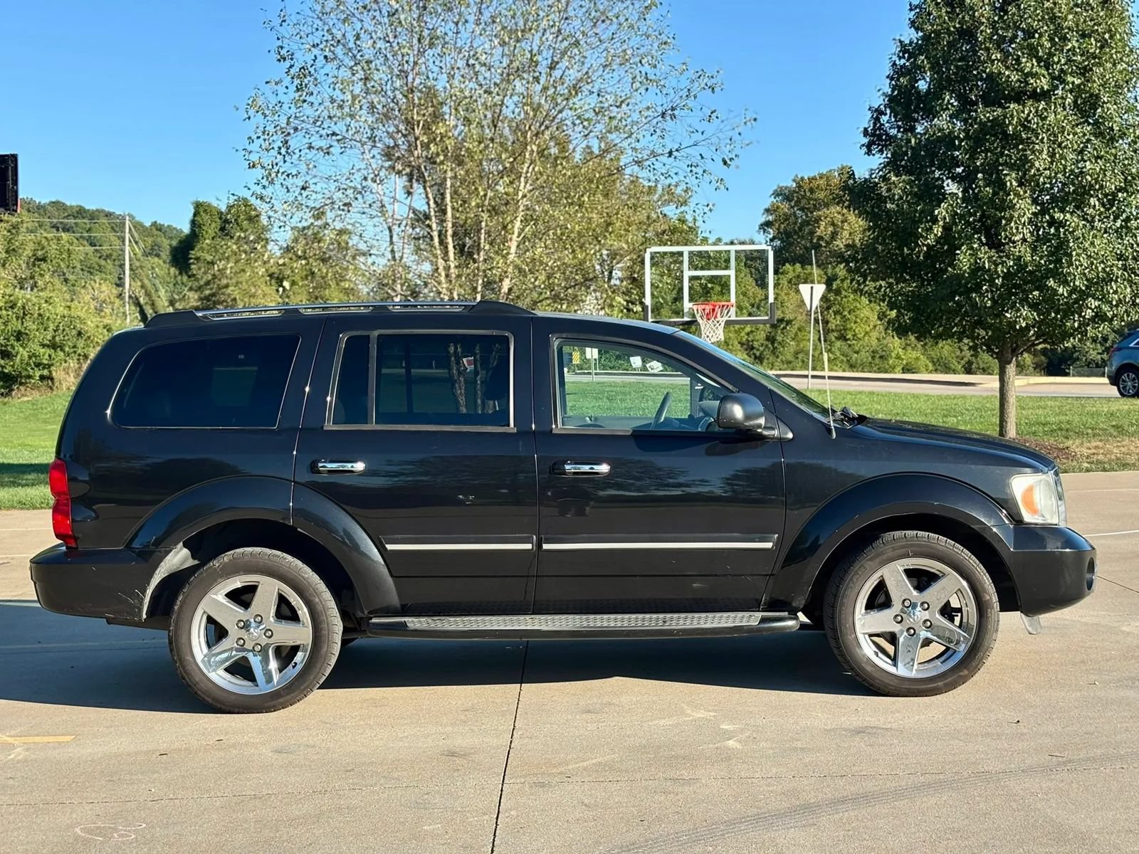 Used 2008 Dodge Durango Limited w/ Technology Group III AWD/4WD image 4