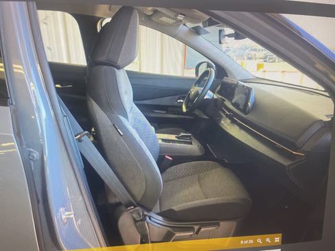 Used 2023 Nissan Ariya FWD image 7