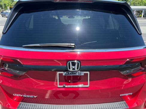 Certified 2025 Honda Odyssey Touring image 14