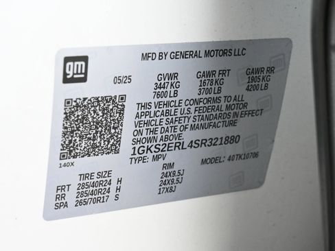Used 2025 GMC Yukon Denali Ultimate AWD/4WD image 31