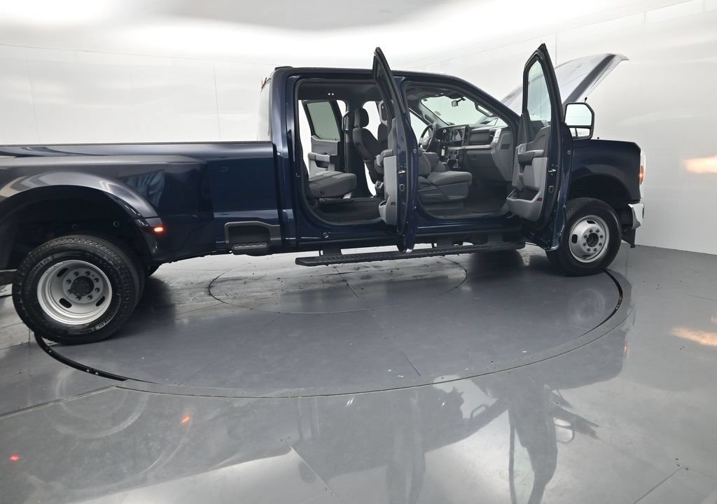 Used 2025 Ford F350 XLT AWD/4WD image 59