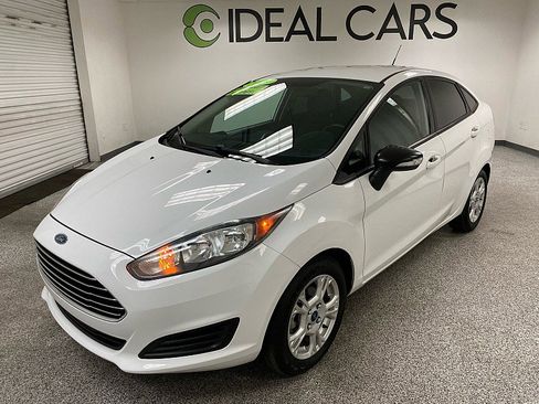 Used 2014 Ford Fiesta SE image 1
