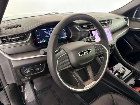 Used 2025 Jeep Grand Cherokee Limited 4xe AWD/4WD image 14