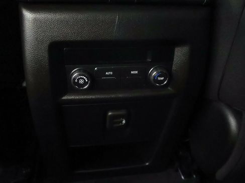 Used 2023 Chevrolet Traverse LT AWD/4WD image 45