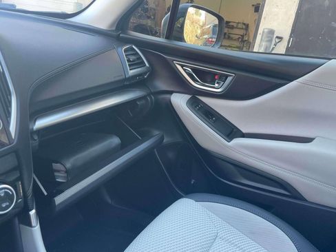 Used 2023 Subaru Forester Premium image 35