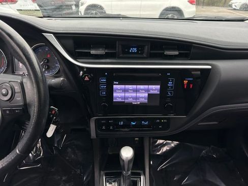 Used 2019 Toyota Corolla SE image 17