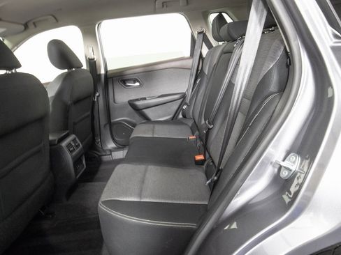 Used 2022 Nissan Rogue SV image 11