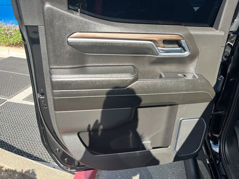 Used 2023 Chevrolet Silverado 1500 LT Trail Boss image 38