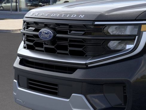 New 2025 Ford Expedition Platinum w/ Platinum Ultimate Package image 18