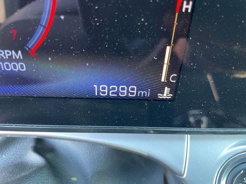 Used 2025 Chevrolet Trax LT w/ LT Convenience Package image 40