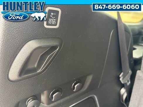 Used 2023 Jeep Wagoneer 4WD w/ Premium Group I image 12