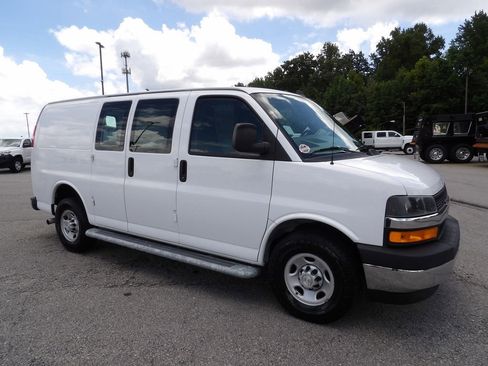 Used 2020 Chevrolet Express 2500 w/ Driver Convenience Package image 10