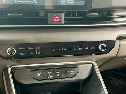 New 2026 Kia Carnival EX image 16