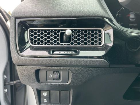 Used 2023 Honda Civic Sport image 11