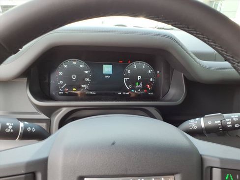 New 2026 Land Rover Defender 130 X-Dynamic SE AWD/4WD image 18