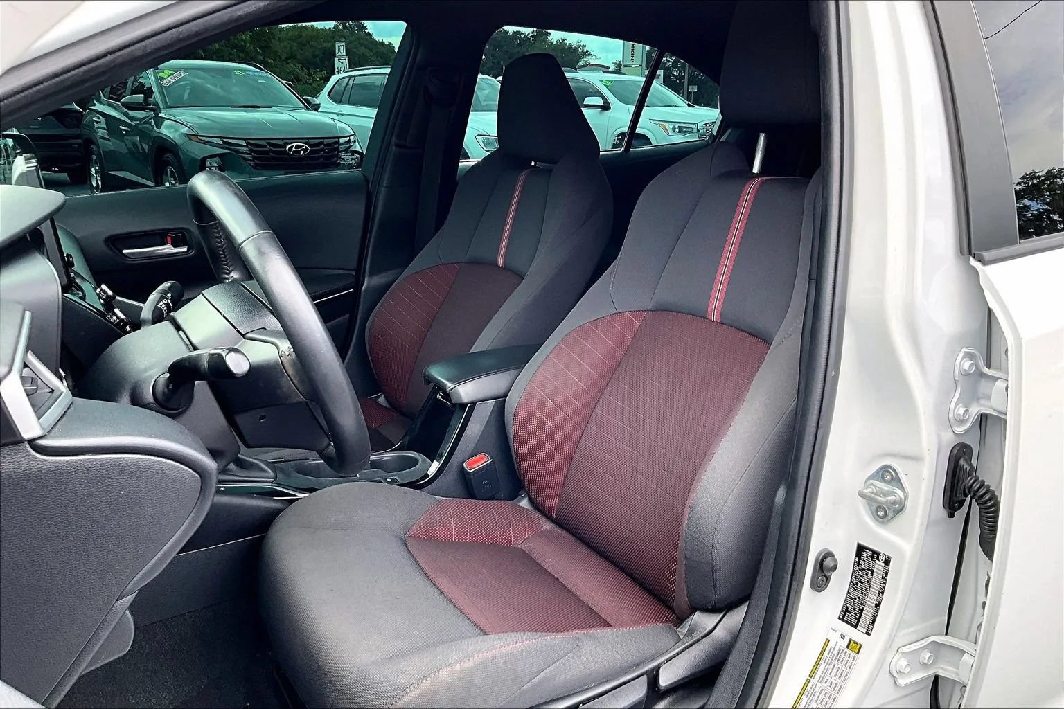 Used 2023 Toyota Corolla SE FWD image 5