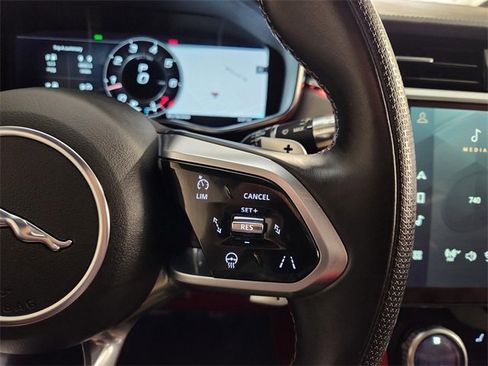Used 2022 Jaguar F-PACE SVR image 29