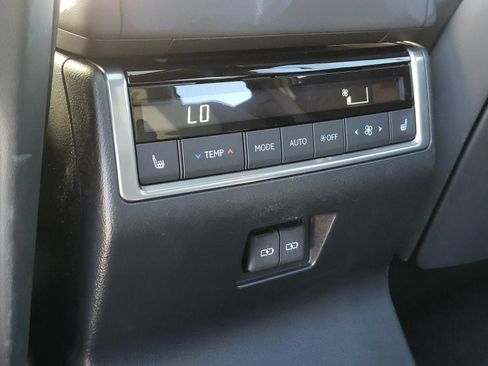 Used 2025 Lexus GX 550 w/ Accessory Package (2T) AWD/4WD image 13