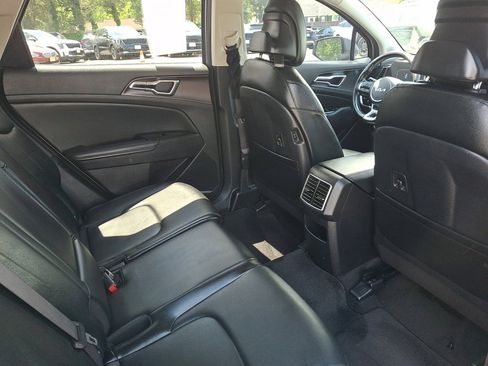 Used 2023 Kia Sportage EX AWD/4WD image 15