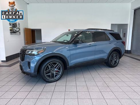 Used 2025 Ford Explorer ST-Line w/ Premium Package AWD/4WD image 3