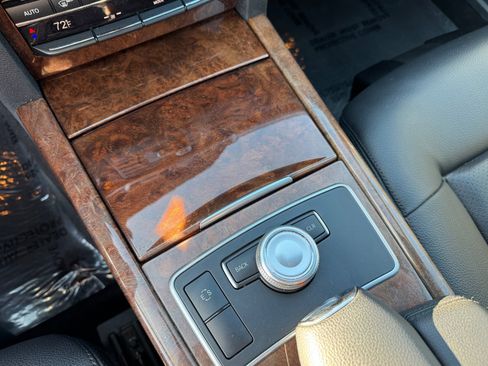 Used 2012 Mercedes-Benz E 350 4MATIC Sedan image 26