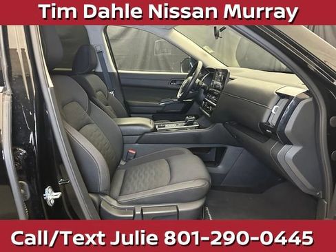 Used 2025 Nissan Pathfinder SV AWD/4WD image 15