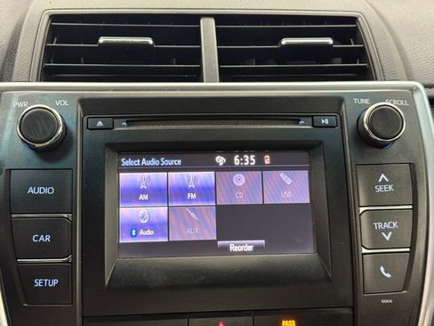 Used 2017 Toyota Camry LE FWD image 16