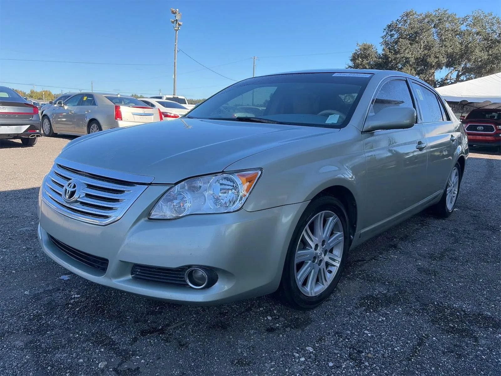 Used 2010 Toyota Avalon XLS FWD image 1