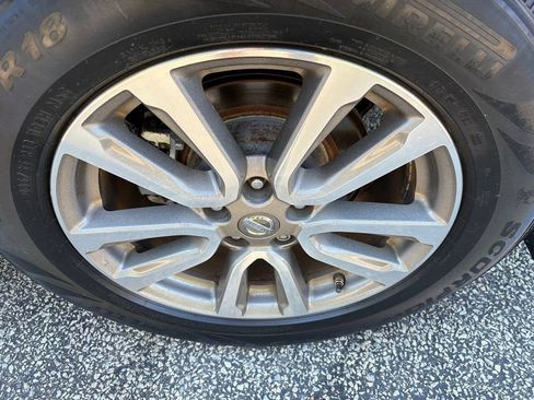 Used 2014 Nissan Pathfinder S AWD/4WD image 7