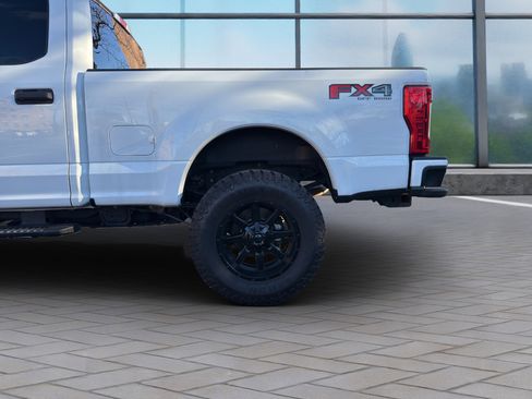 Used 2019 Ford F250 XLT w/ FX4 Off-Road Package image 23