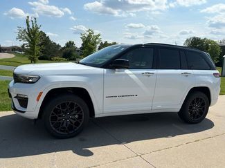 Used 2025 Jeep Grand Cherokee Summit AWD/4WD video 1