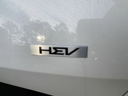 Used 2025 Kia Sportage LX FWD image 9