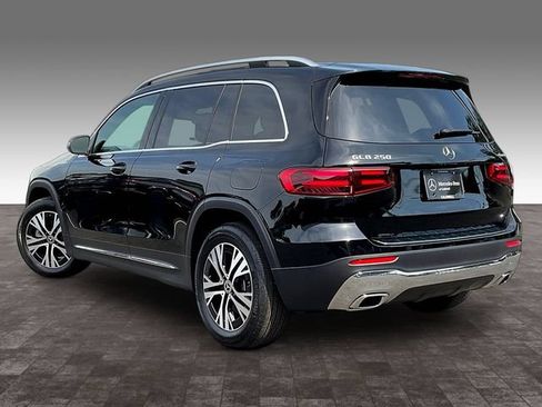 Used 2026 Mercedes-Benz GLB 250 4MATIC image 4